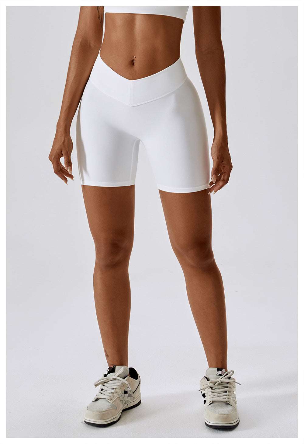 Contour back seamless shorts