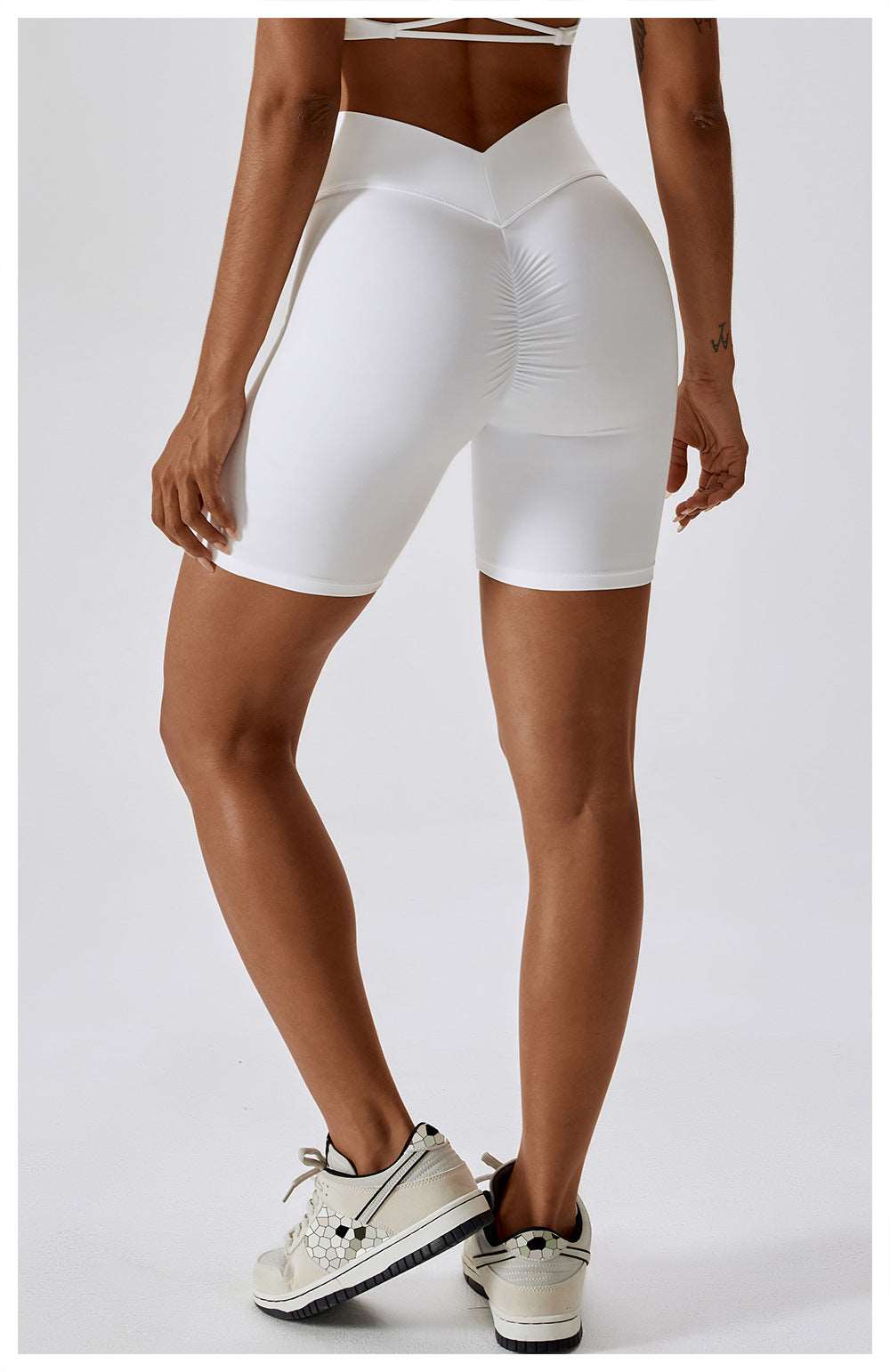 Contour back seamless shorts