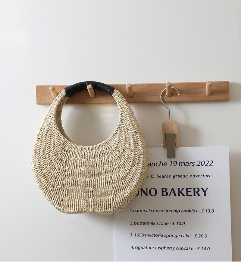 Straw hand bag