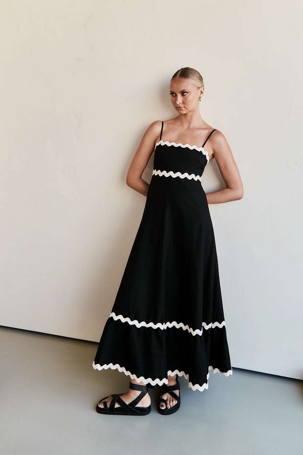 Contrast trim maxi dress