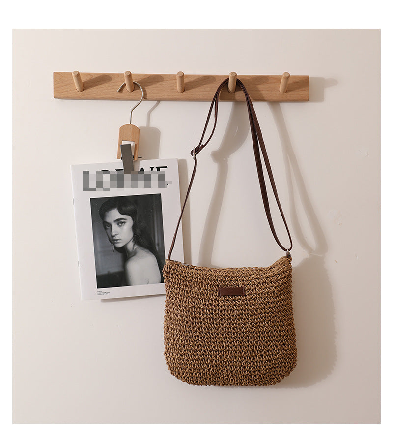 Straw hand bag