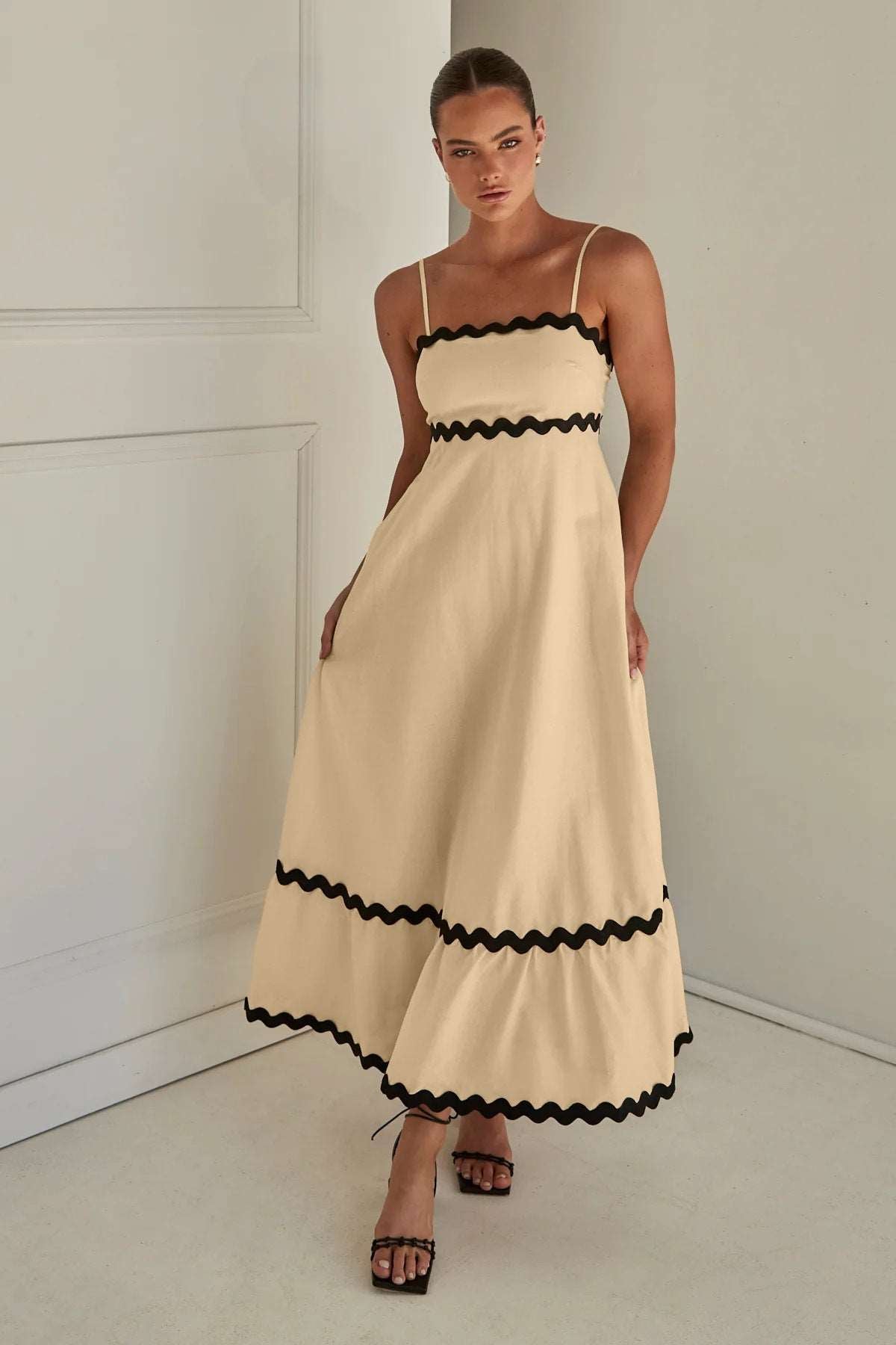 Contrast trim maxi dress