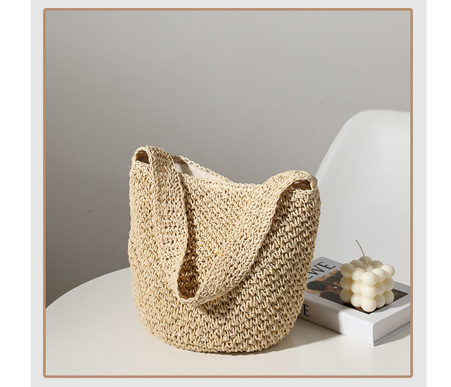 Straw hand bag